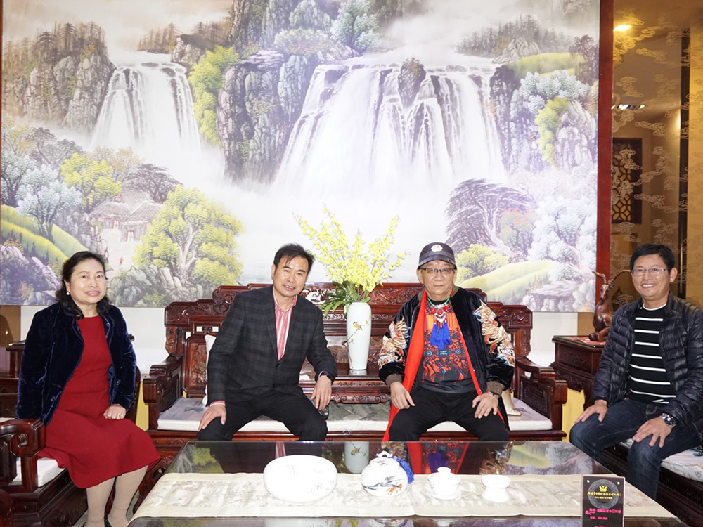 侯耀华大师莅临公司参观交流